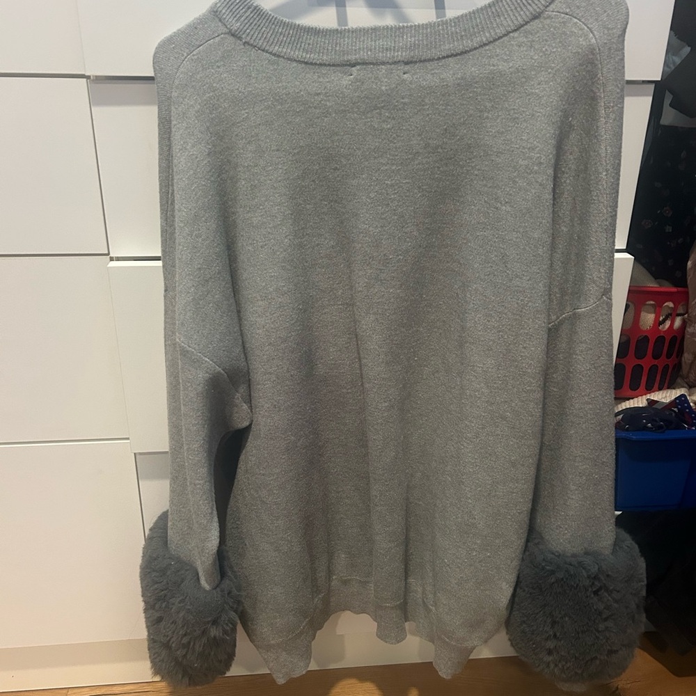 Saks Fifth Avenue Light Gray sweatshirt with faux fur cuffs - Picture 2 of 4